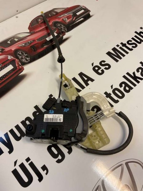 Kia Carens RP jobb hátsó zár 81420A4030-BON img_05961.jpeg