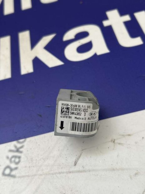 Kia Sorento ütközésérzékelő 959203E600-BON image2302.jpg