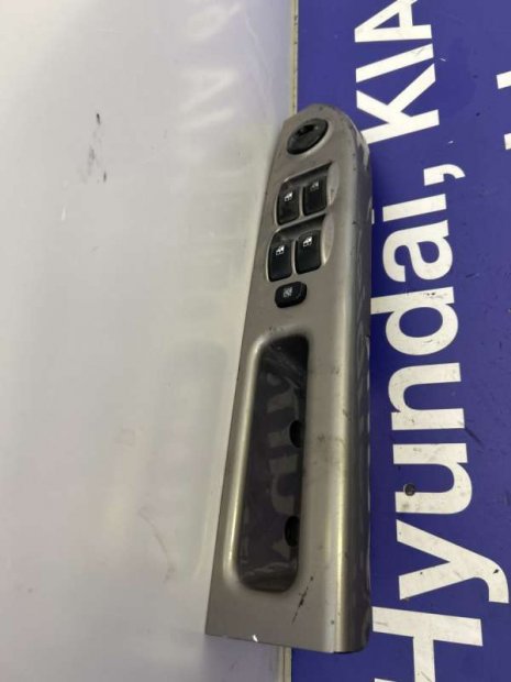 Kia Carens bal első kapcsoló panel 0K2FA66350-BON image2648.jpg