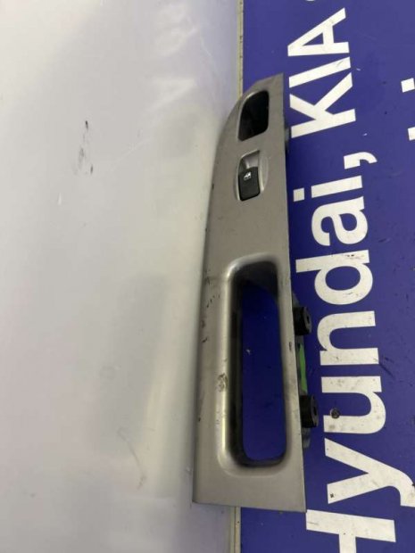 Kia Carens jobb ablakemelő kapcsoló 0K2FA66360-BON image2650.jpg