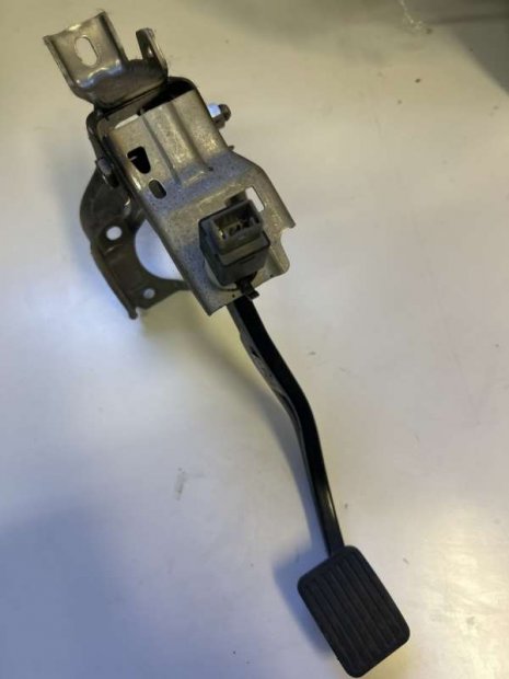 Kia Picanto JA kuplung pedál 32802G6100-BON image2704.jpg