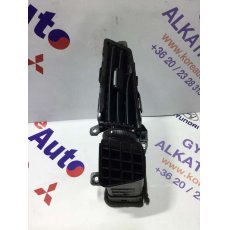Kia Ceed ED műszerfal szellőző bal közép 974301H000-BON 