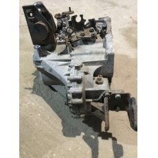 Kia Carnival VQ váltó mechanikus 4300038050-BON