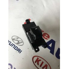 Hyundai i30 GD jobb első ablakemelő kapcsoló 93576A6010-BON