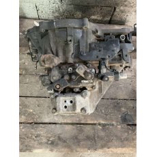 Kia Carens UN váltó CRDI 4300024450-BON