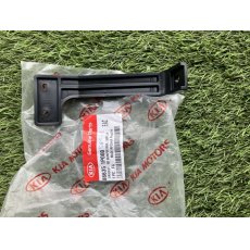 Kia Venga hátsó lökhárító alsó tartó bal 866351P000 