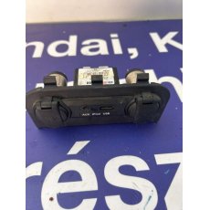 Kia Rio UB AUX USB csatlakozó 961201W000-BON